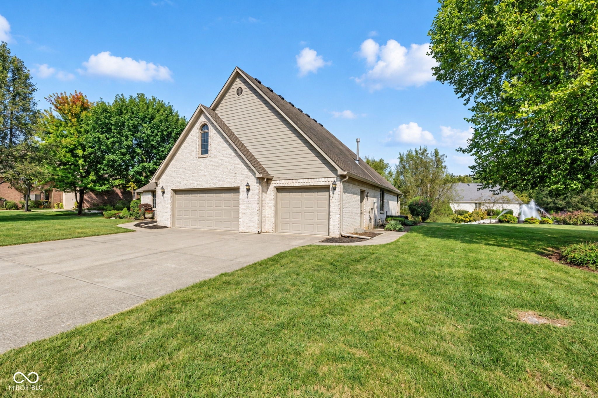 710 Willow Pointe South Drive
