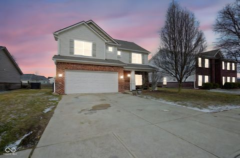 Photo of 7148 N Chelmsford Drive, McCordsville, IN 46055 (MLS # 22086354)