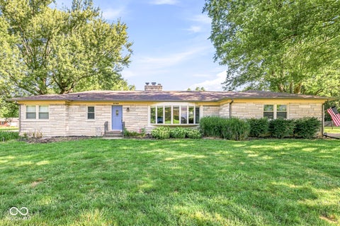 Photo of 3120 E Banta Road, Indianapolis, IN 46227 (MLS # 22121931)