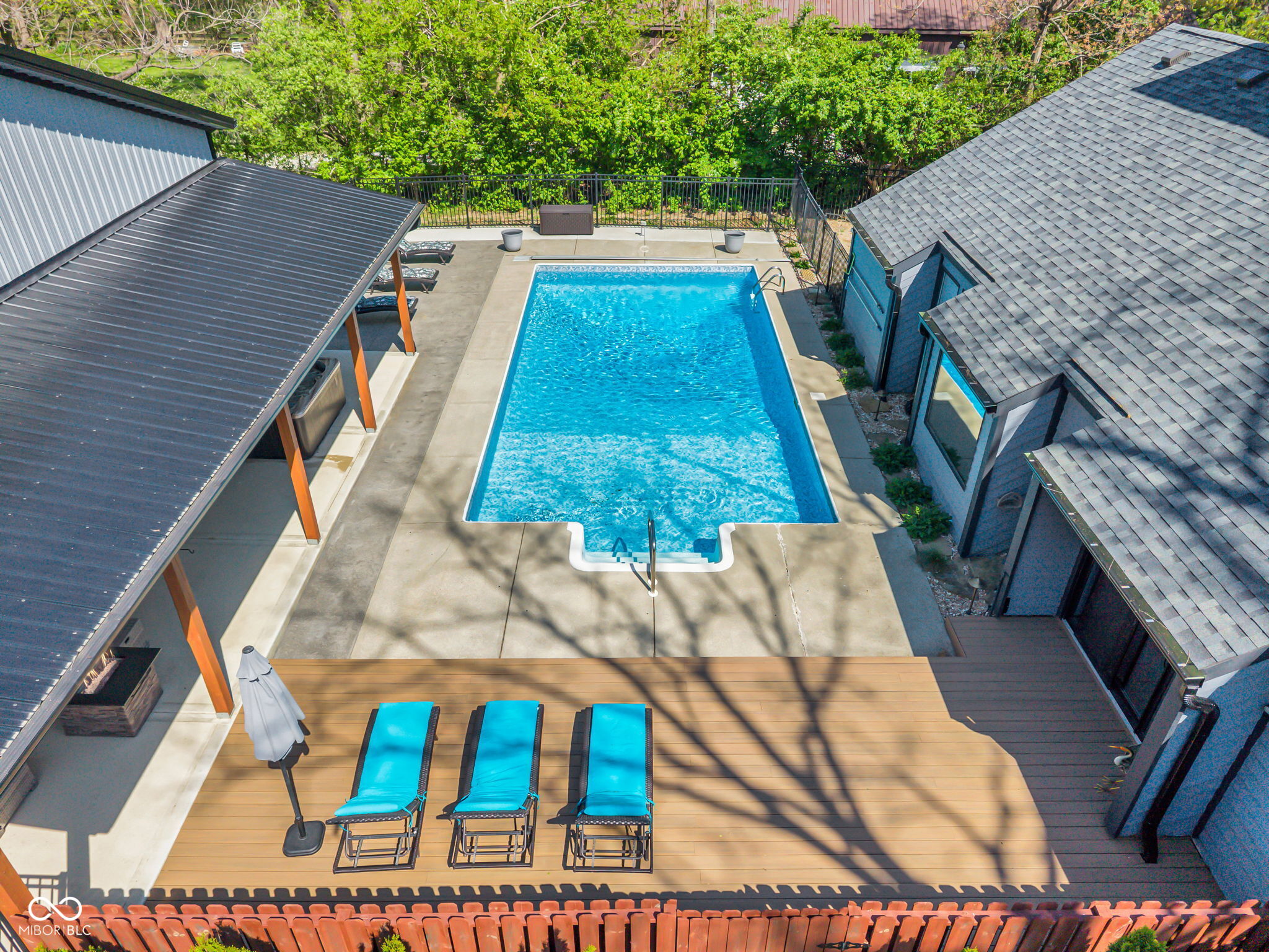 785 Pineview Drive
