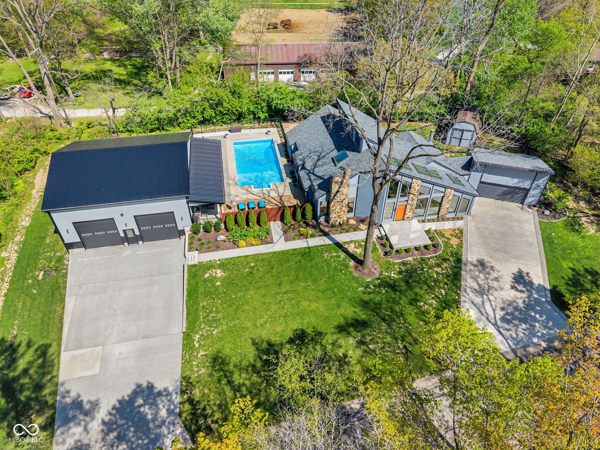 785 Pineview Drive