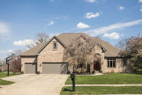 Photo of 9904 Oak Ridge Drive, Zionsville, IN 46077 (MLS # 22091687)