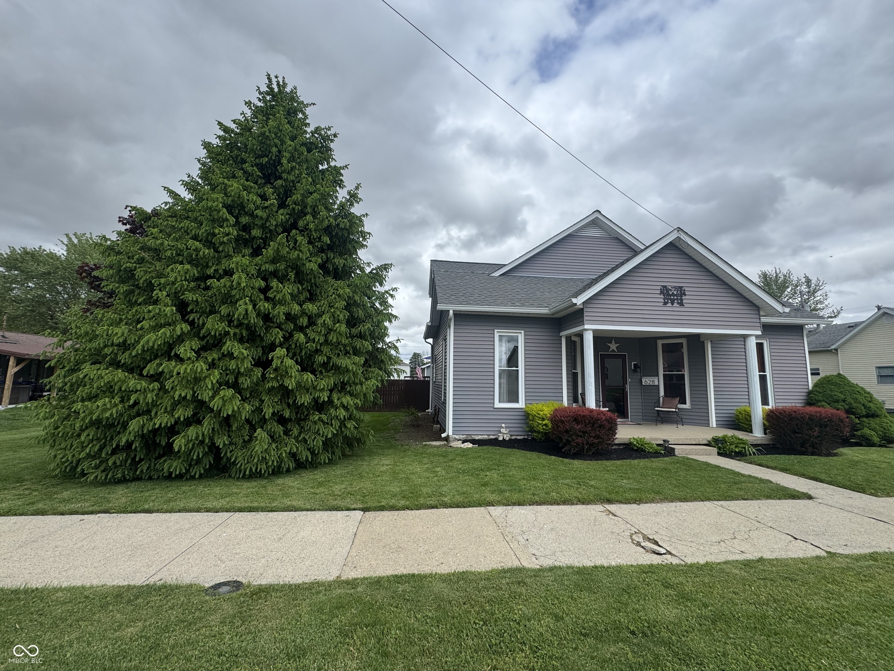 628 W Walnut Street