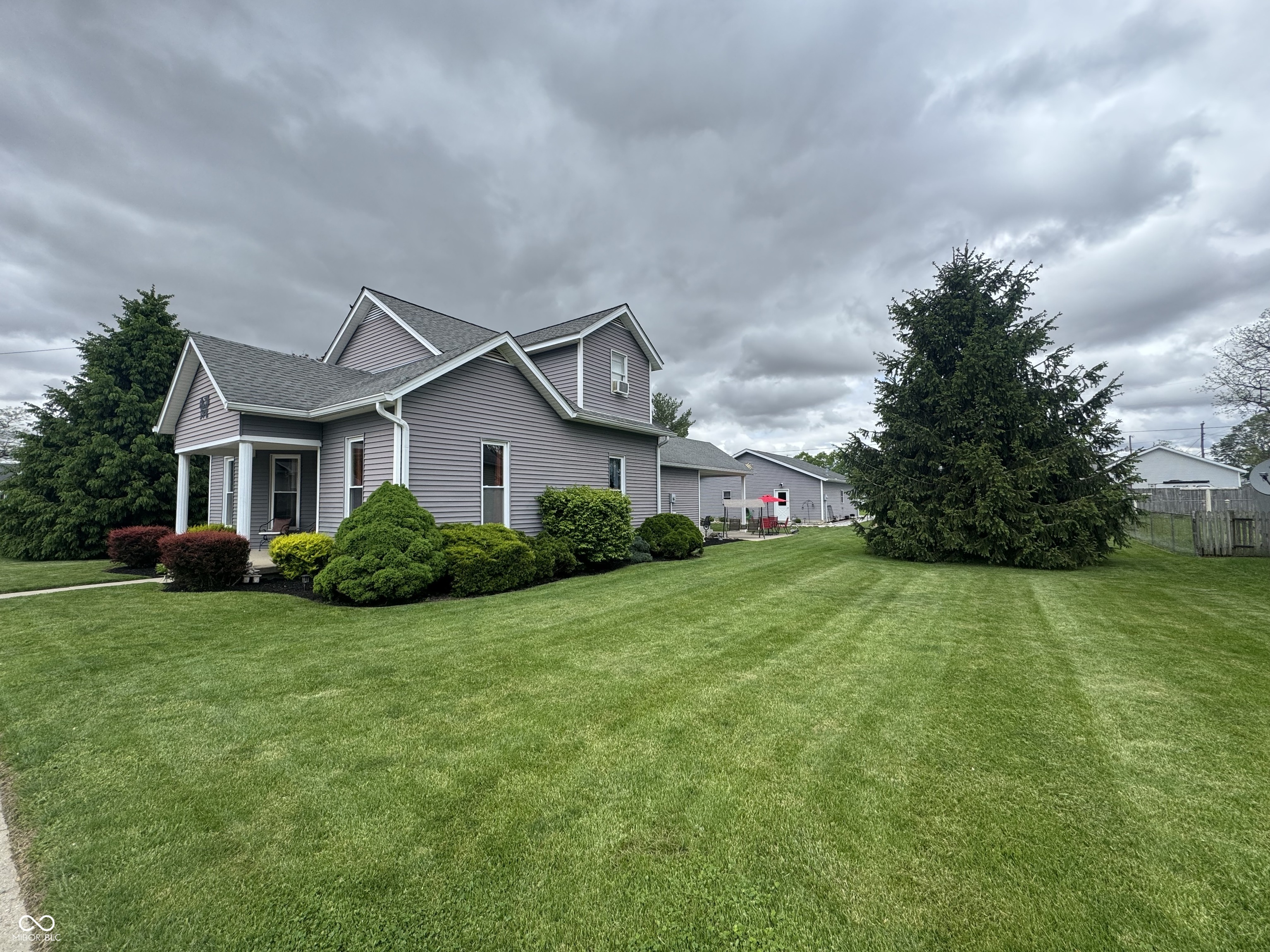 628 W Walnut Street
