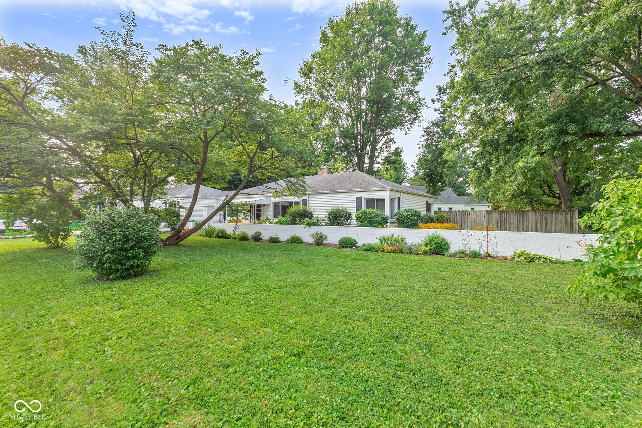 121 W Camp Street