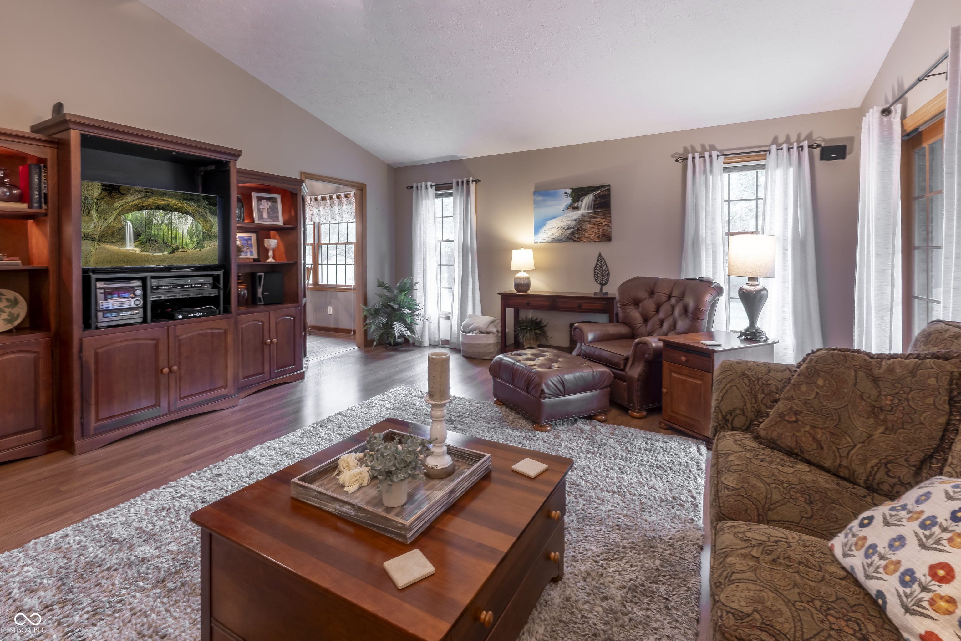 421 Kingsway Court