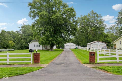 Photo of 528 N Pearl Street, Thorntown, IN 46071 (MLS # 22110028)