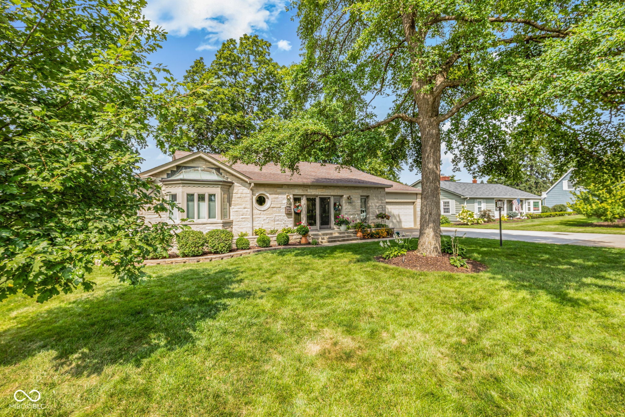 2218 Elmwood Drive