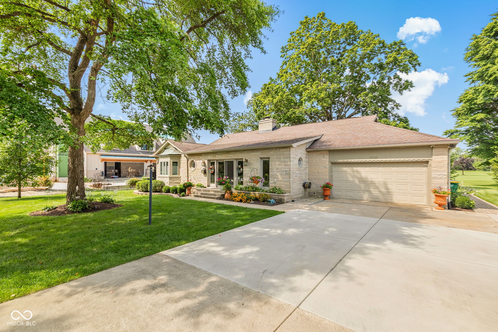 2218 Elmwood Drive