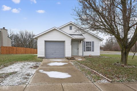 Photo of 11356 Witch Hazel Drive, Indianapolis, IN 46235 (MLS # 22076357)
