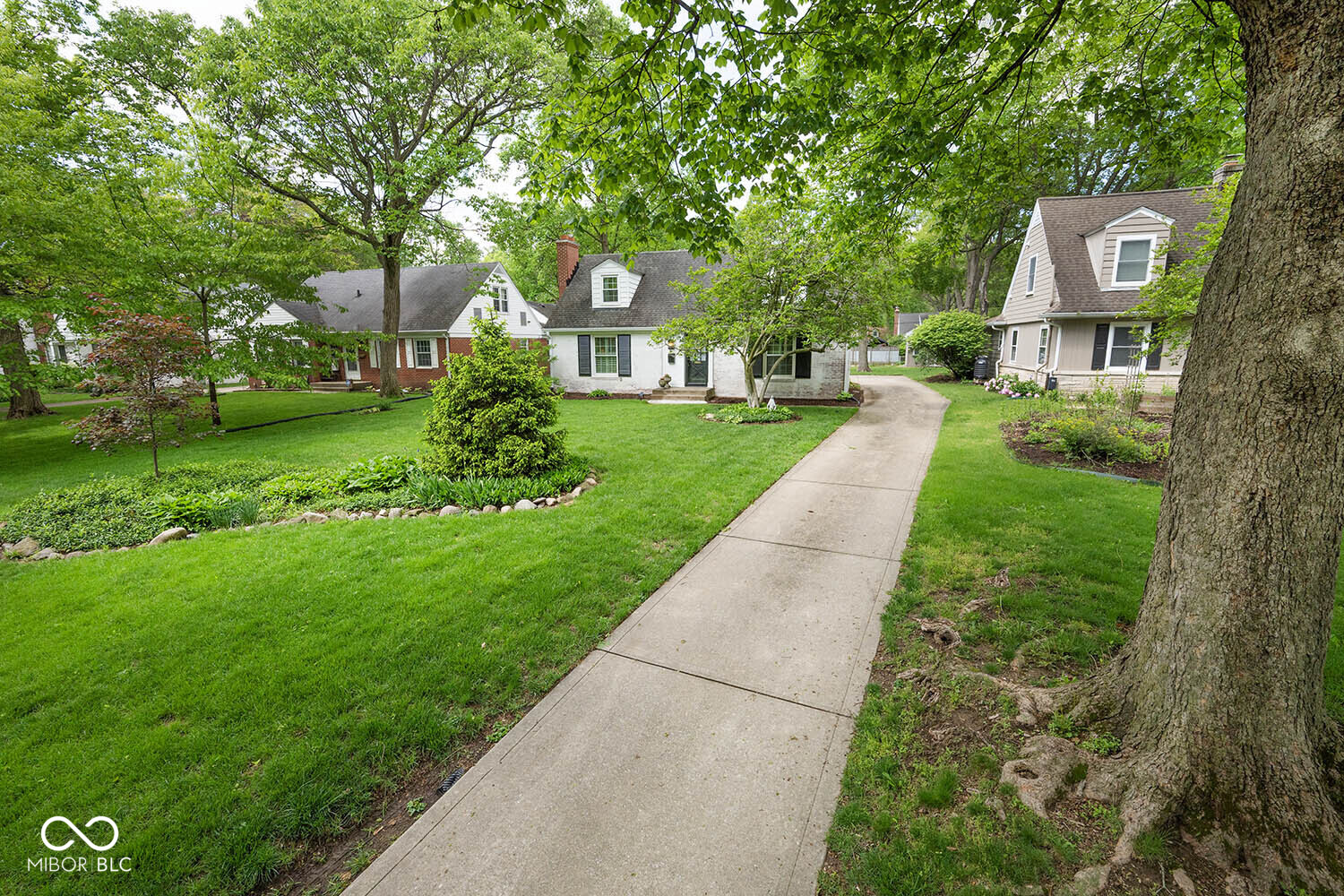 5942 Hillside Avenue East Drive