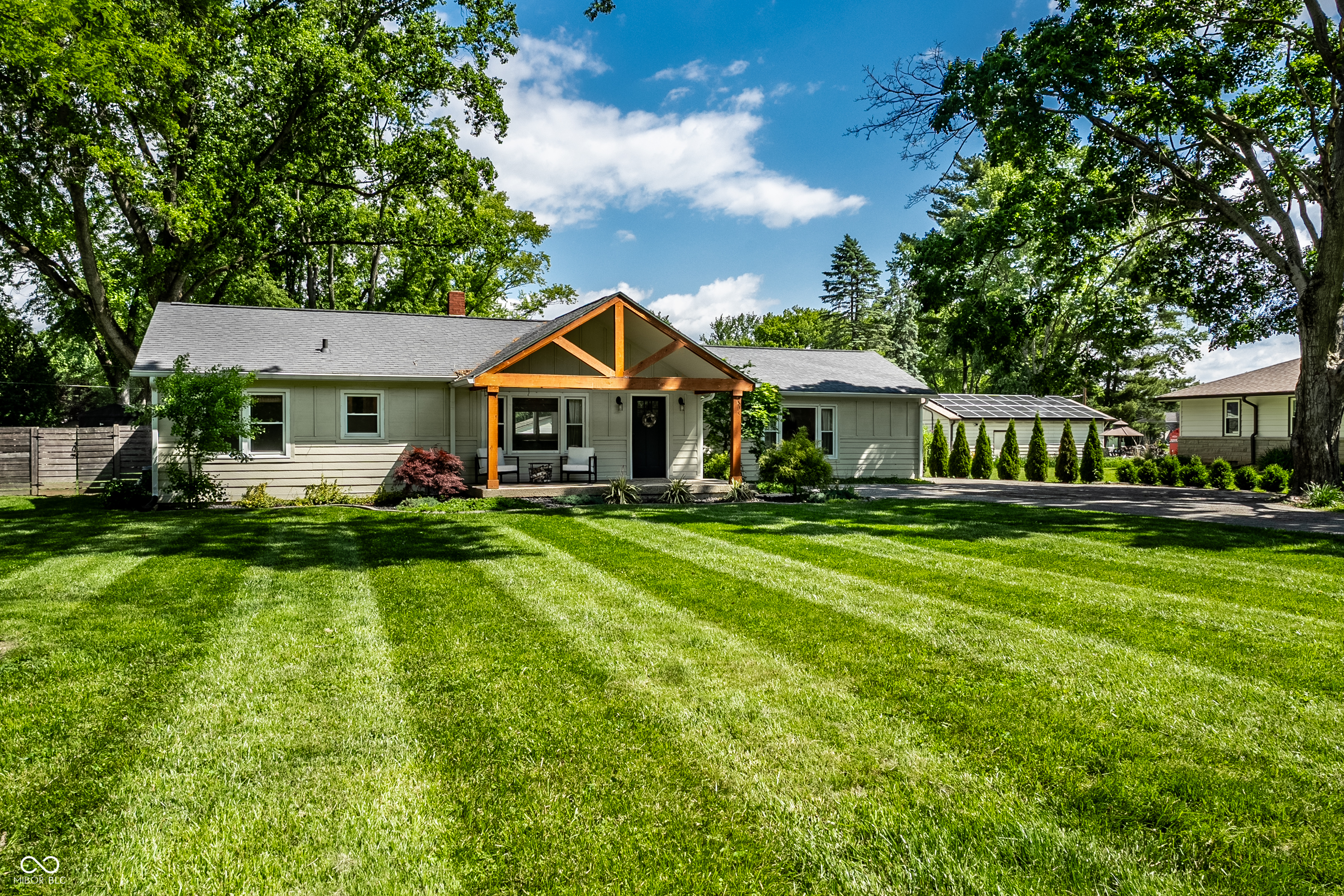 2460 E 99th Street