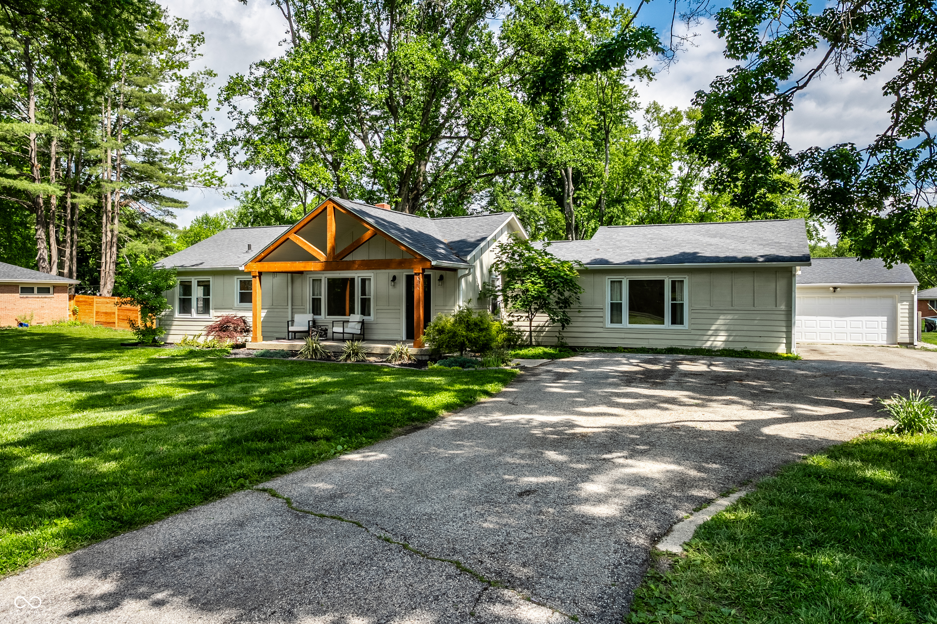 2460 E 99th Street