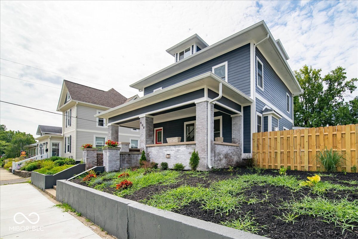 409 E Washington Street - Photo 3
