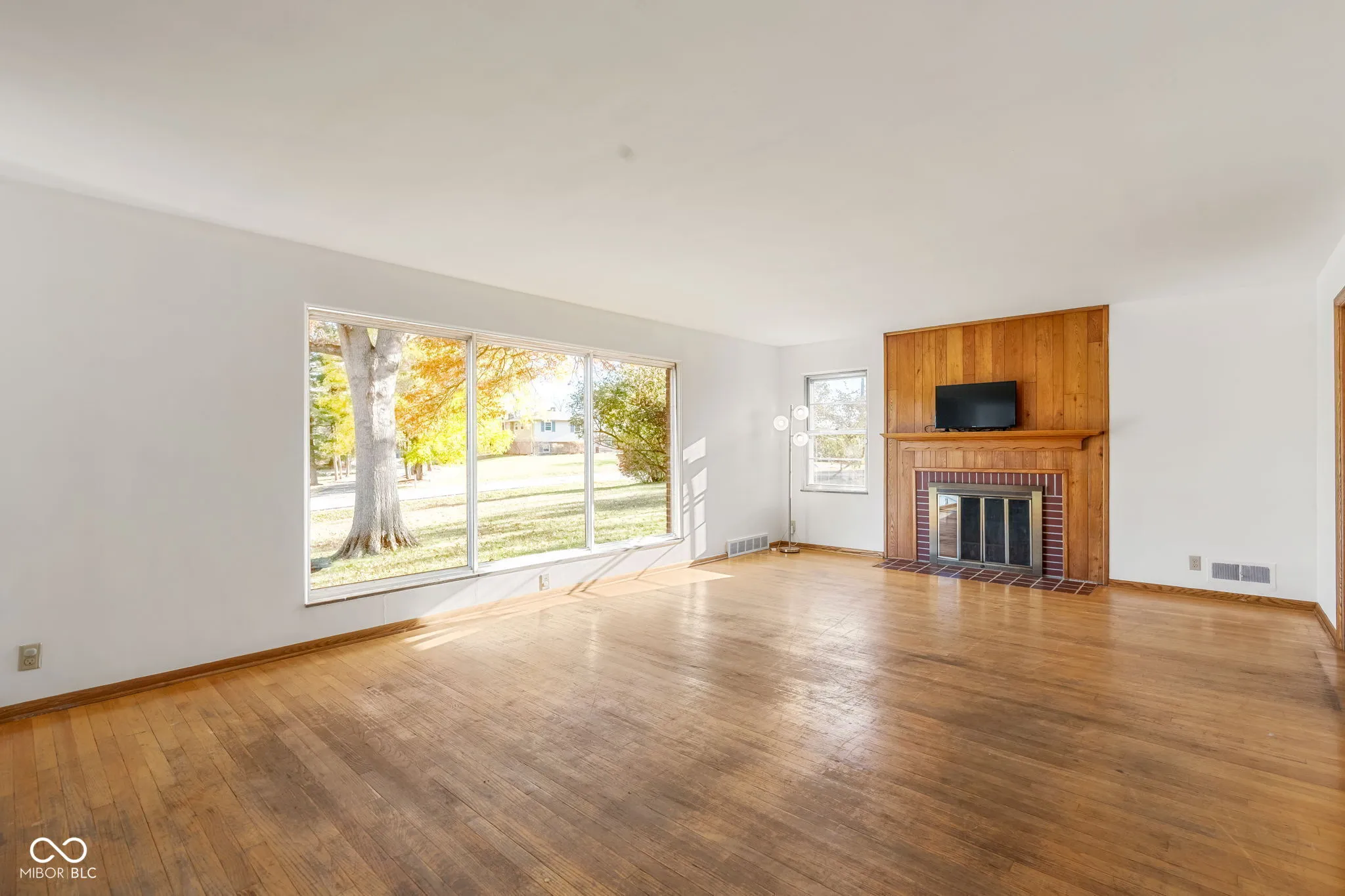 Indianapolis, Indiana 46220, United States, 4 Bedrooms Bedrooms, ,3 BathroomsBathrooms,Residential,Active,236335