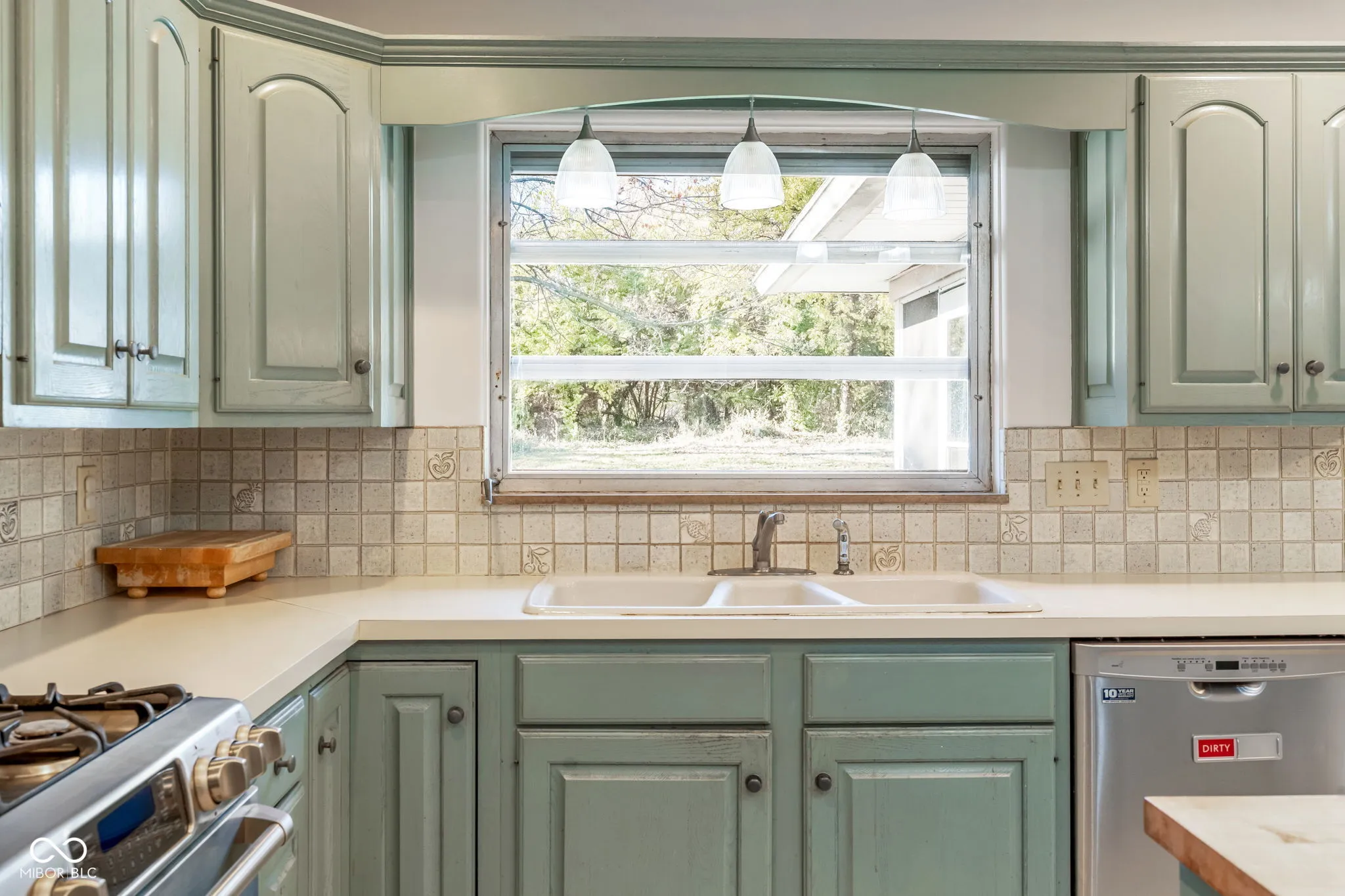 Indianapolis, Indiana 46220, United States, 4 Bedrooms Bedrooms, ,3 BathroomsBathrooms,Residential,Active,236335