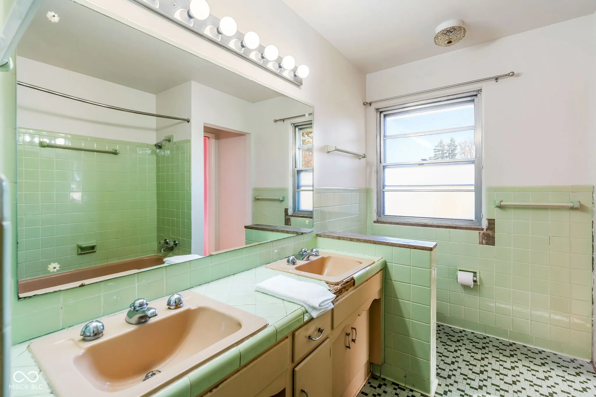 Indianapolis, Indiana 46220, United States, 4 Bedrooms Bedrooms, ,3 BathroomsBathrooms,Residential,Active,236335