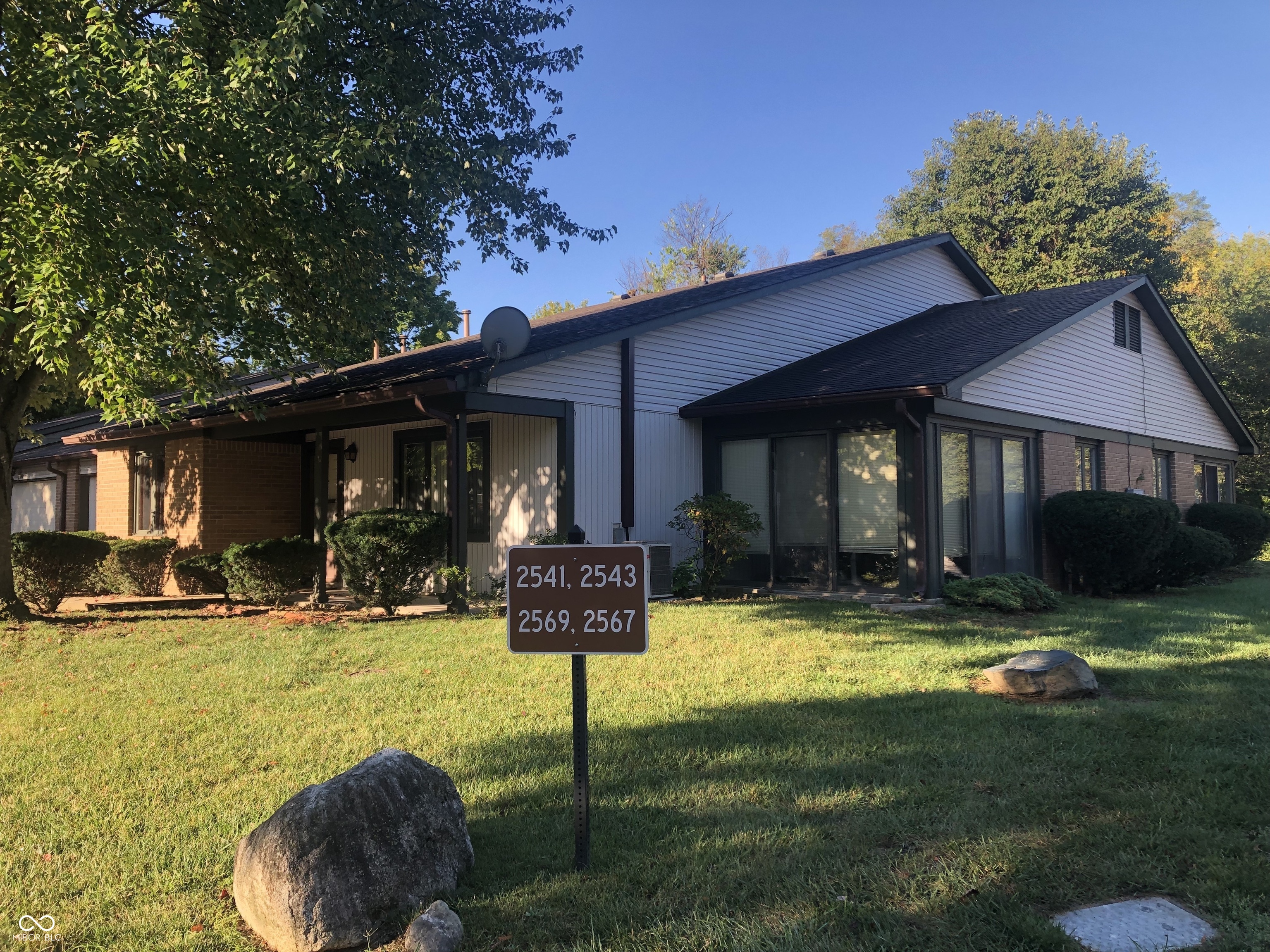 2567 N Willow Way