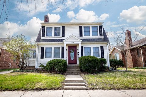 Photo of 1409 W Main Street, Crawfordsville, IN 47933 (MLS # 22092821)