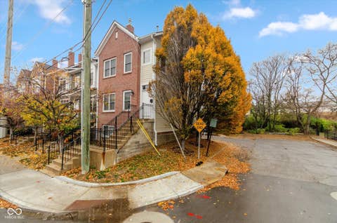 Photo of 632 E 11th Street, Indianapolis, IN 46202 (MLS # 22039488)