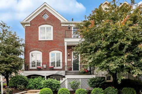 Photo of 201 Manchester Drive, Zionsville, IN 46077 (MLS # 22104081)