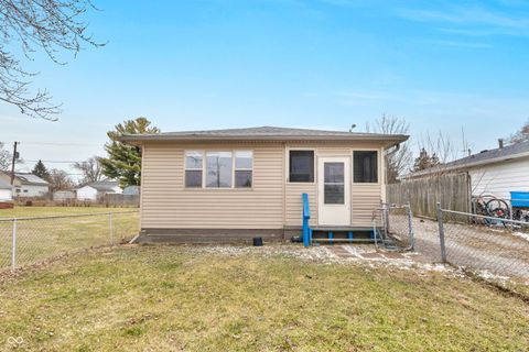 Photo of 1425 Edgecombe Avenue, Indianapolis, IN 46227 (MLS # 22085719)