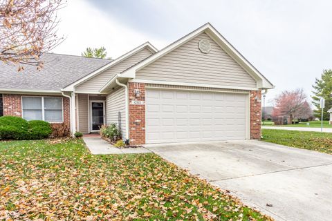 Photo of 1203 Worcester Way, Greenfield, IN 46140 (MLS # 22075303)