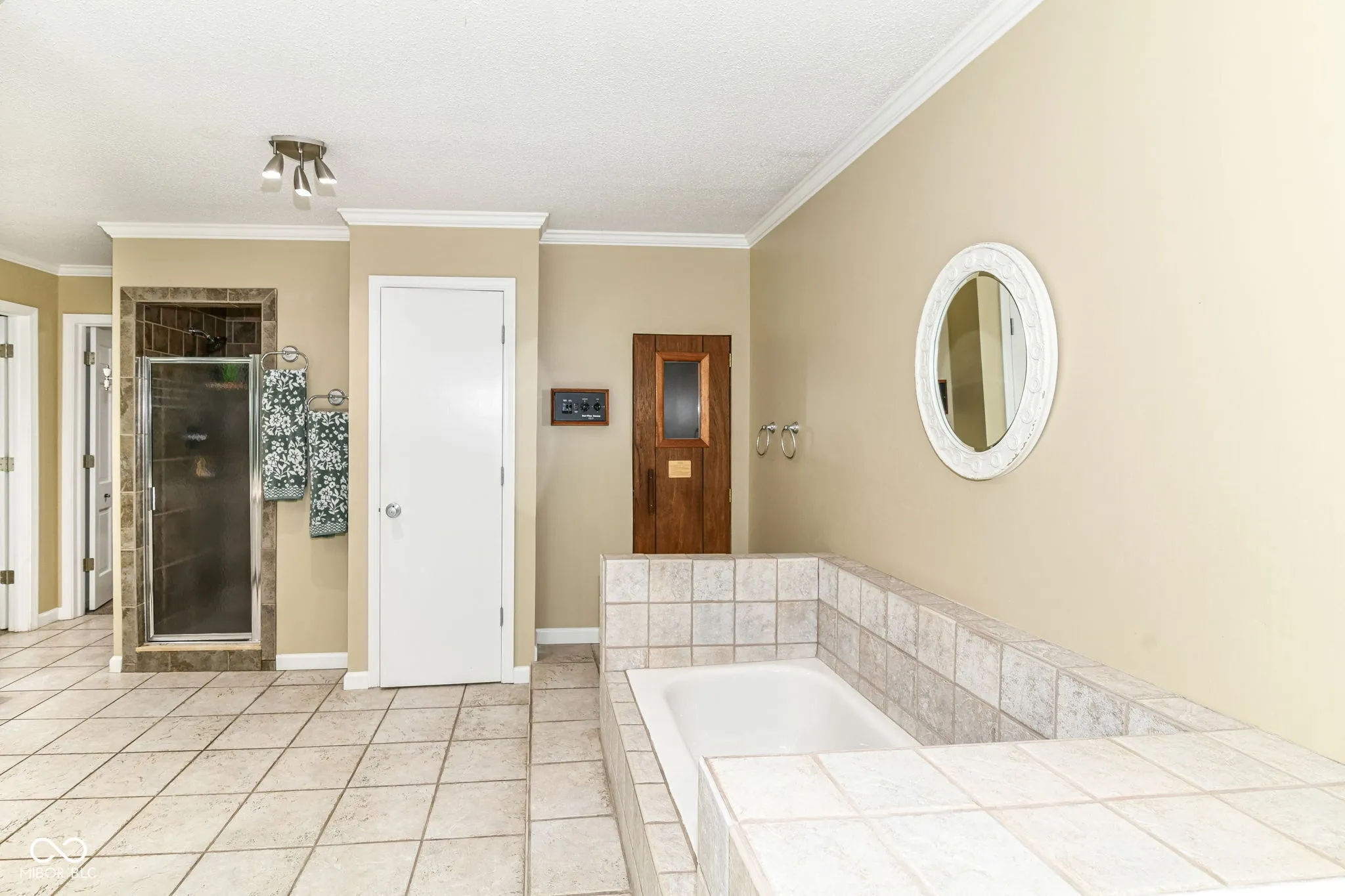 Indianapolis, Indiana 46226, United States, 5 Bedrooms Bedrooms, ,4 BathroomsBathrooms,Residential,Active,147287