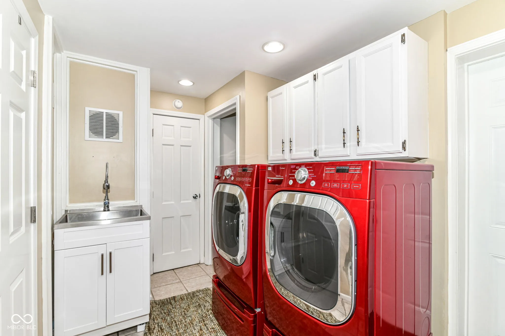 Indianapolis, Indiana 46226, United States, 5 Bedrooms Bedrooms, ,4 BathroomsBathrooms,Residential,Active,147287