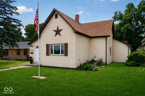 Photo of 1127 Evans Avenue, Noblesville, IN 46060 (MLS # 22115687)