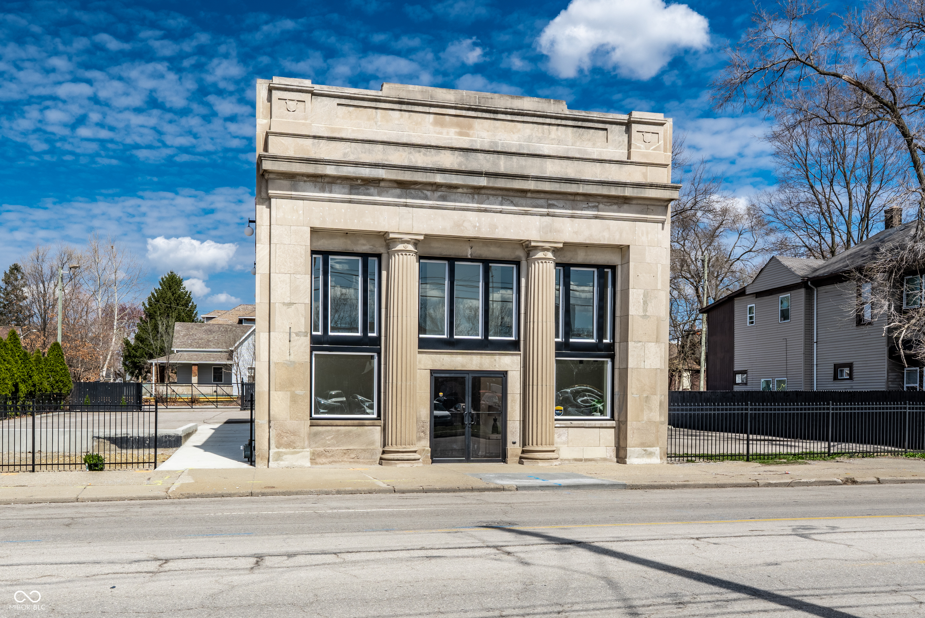 2506 E Washington Street