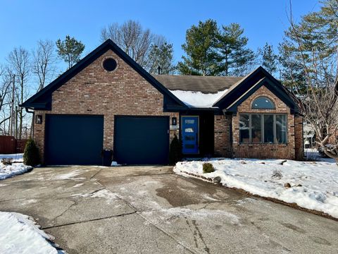 Photo of 3426 Hickory Lane W, Indianapolis, IN 46214 (MLS # 22083428)