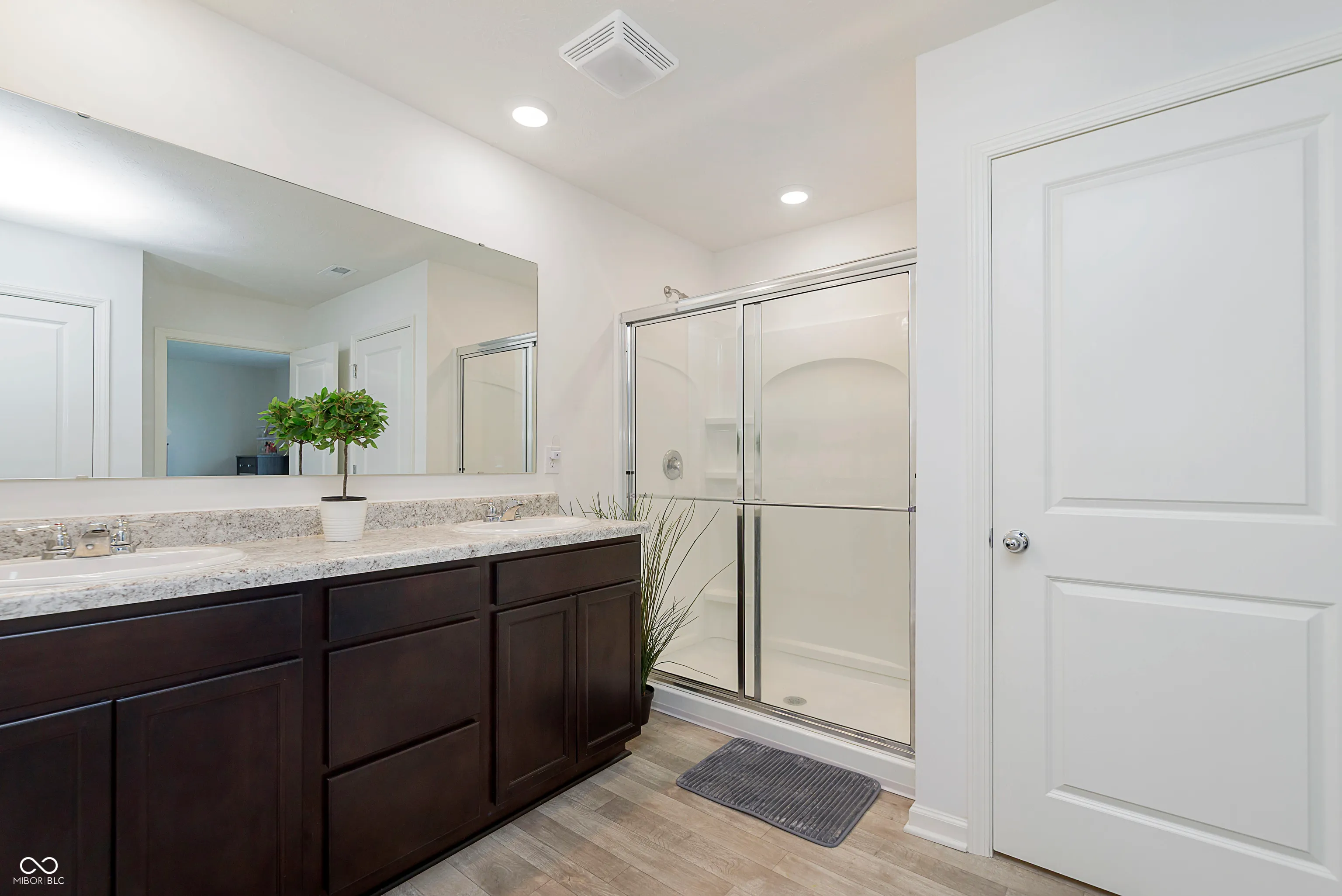 Greenfield, Indiana 46140, United States, 5 Bedrooms Bedrooms, ,3 BathroomsBathrooms,Residential,Active,114627