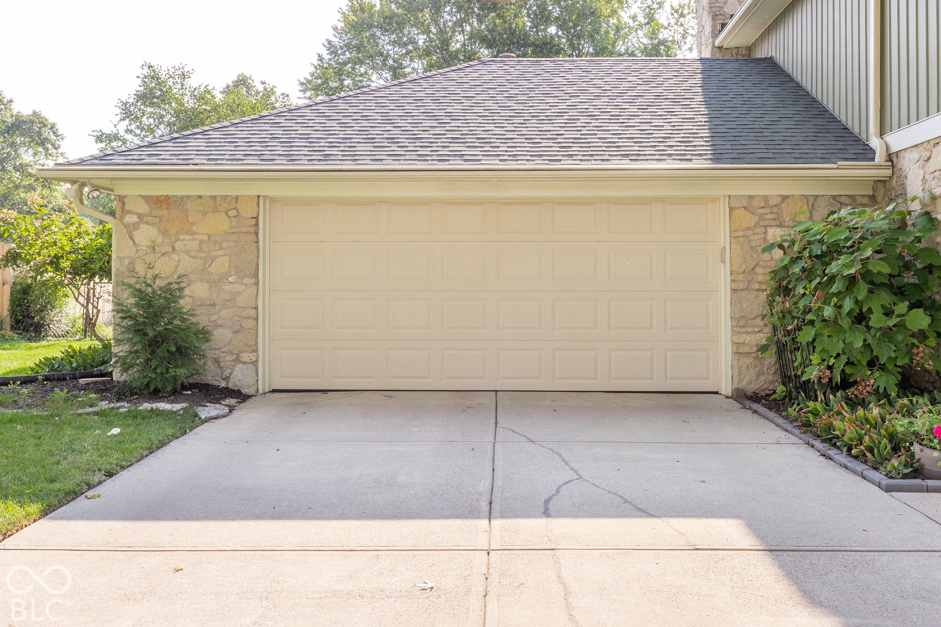 531 E Village Drive