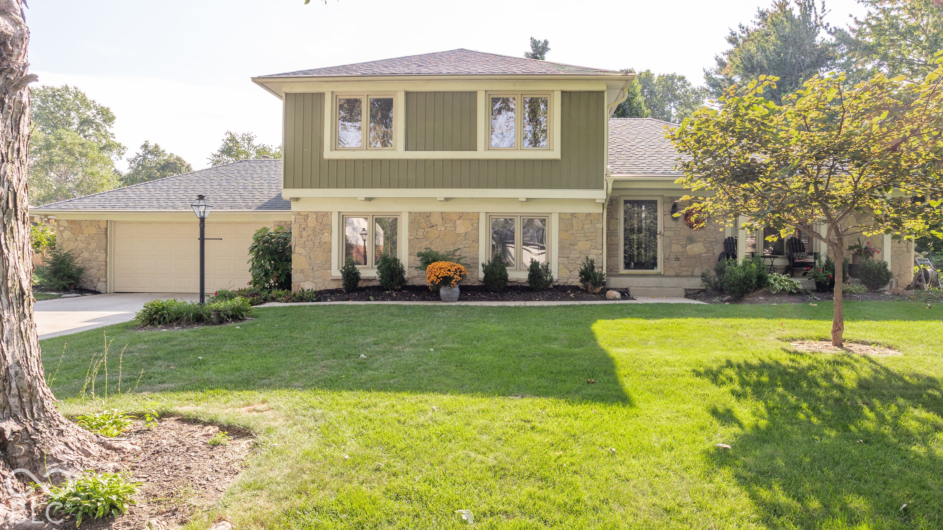 531 E Village Drive