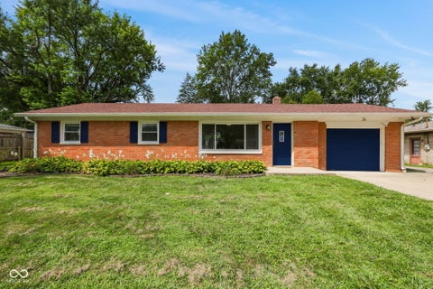 Photo of 714 Howard Drive, Greenwood, IN 46142 (MLS # 22122706)