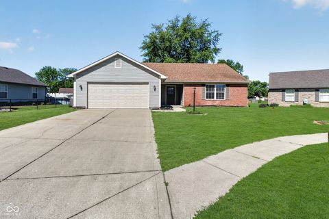 Photo of 4332 Churchman Court, Indianapolis, IN 46237 (MLS # 22101968)