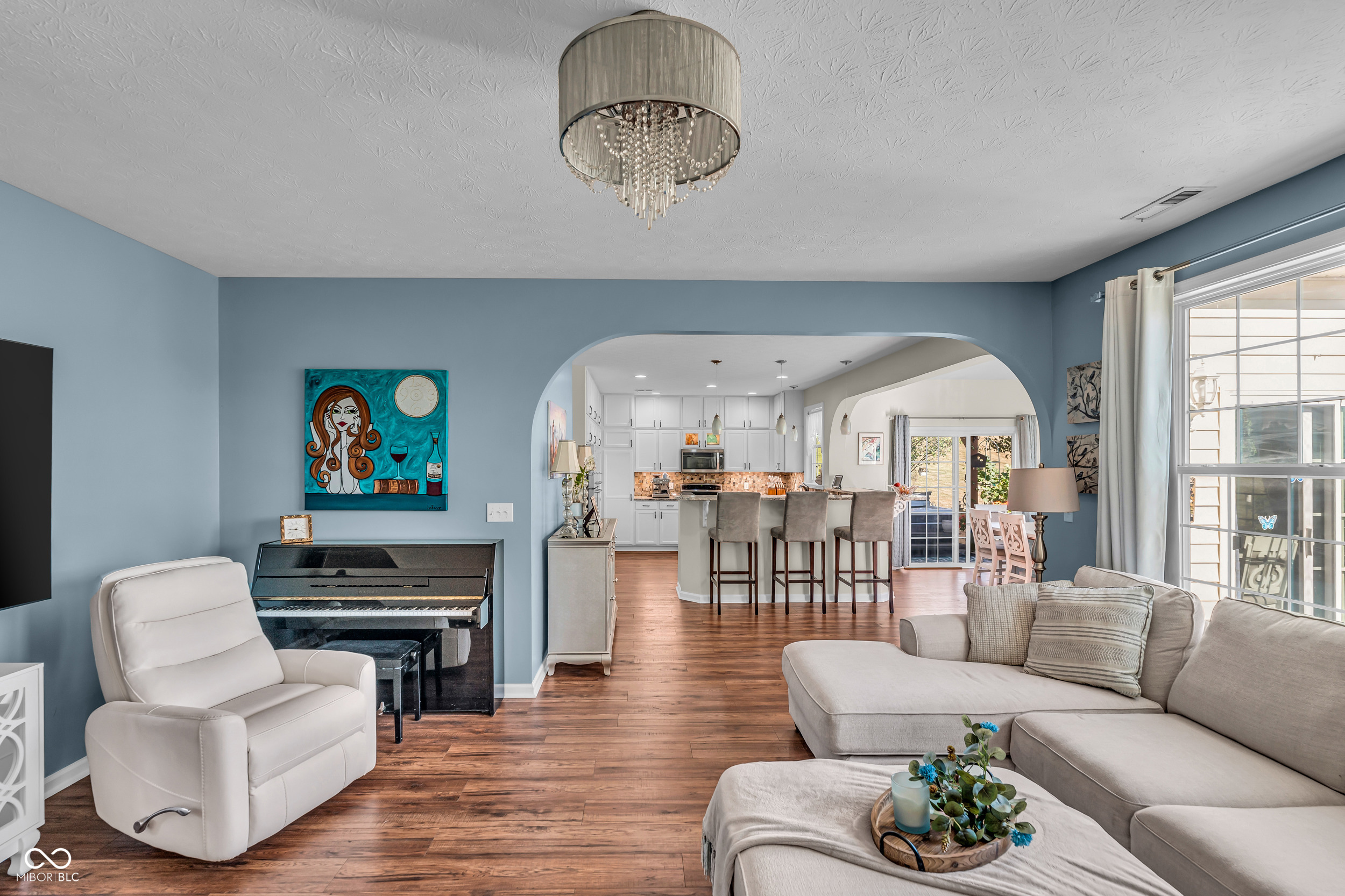 3413 Roundlake Lane