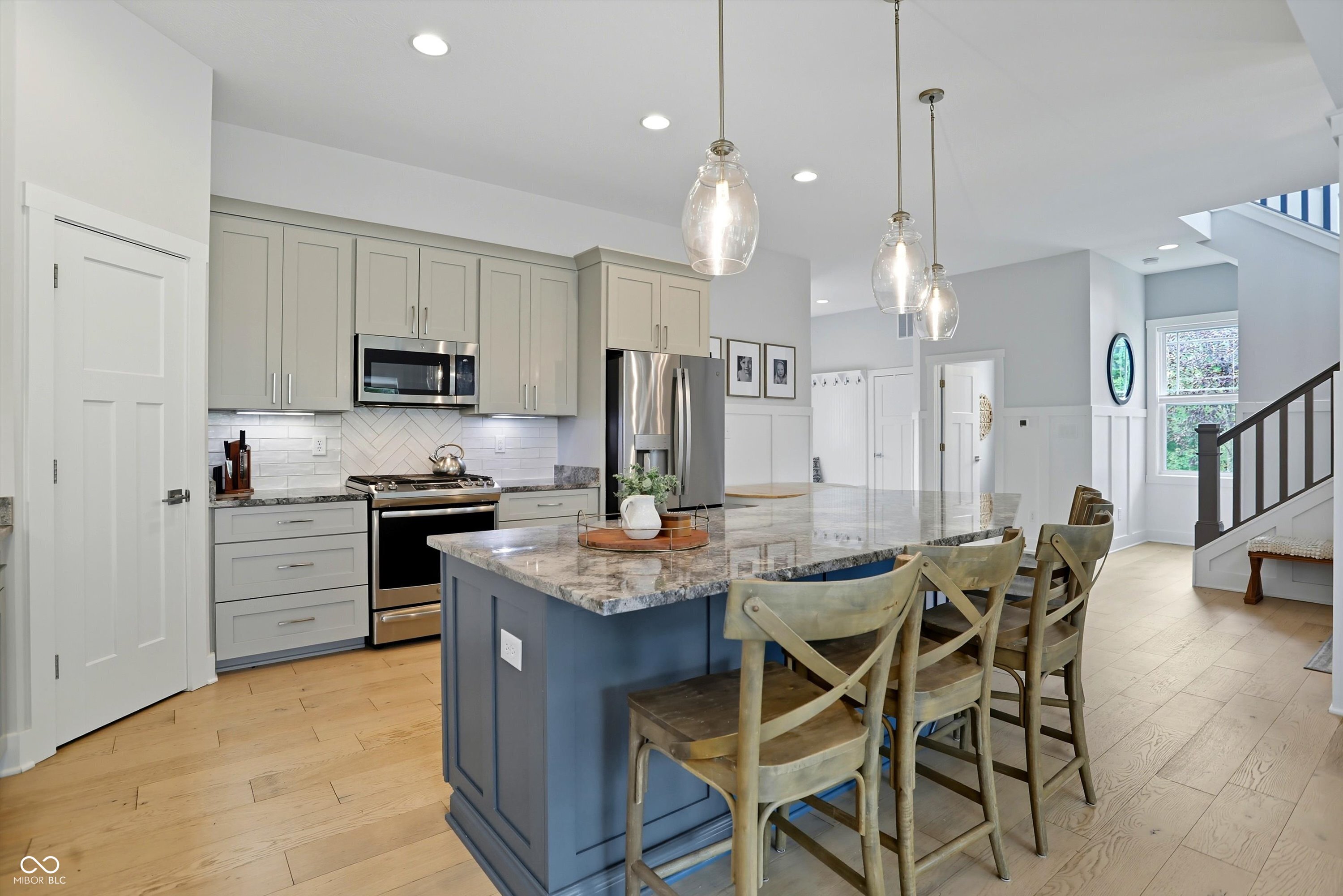 7615 Beekman Terrace