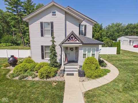 Photo of 1104 S Harrison Street, Alexandria, IN 46001 (MLS # 22118755)