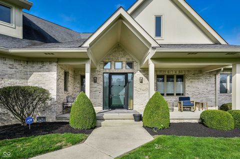 Photo of 4598 S Ridgeview Drive, Greenfield, IN 46140 (MLS # 22087341)