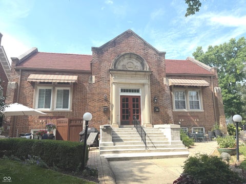 Photo of 196 E Madison Street #B, Franklin, IN 46131 (MLS # 22113413)