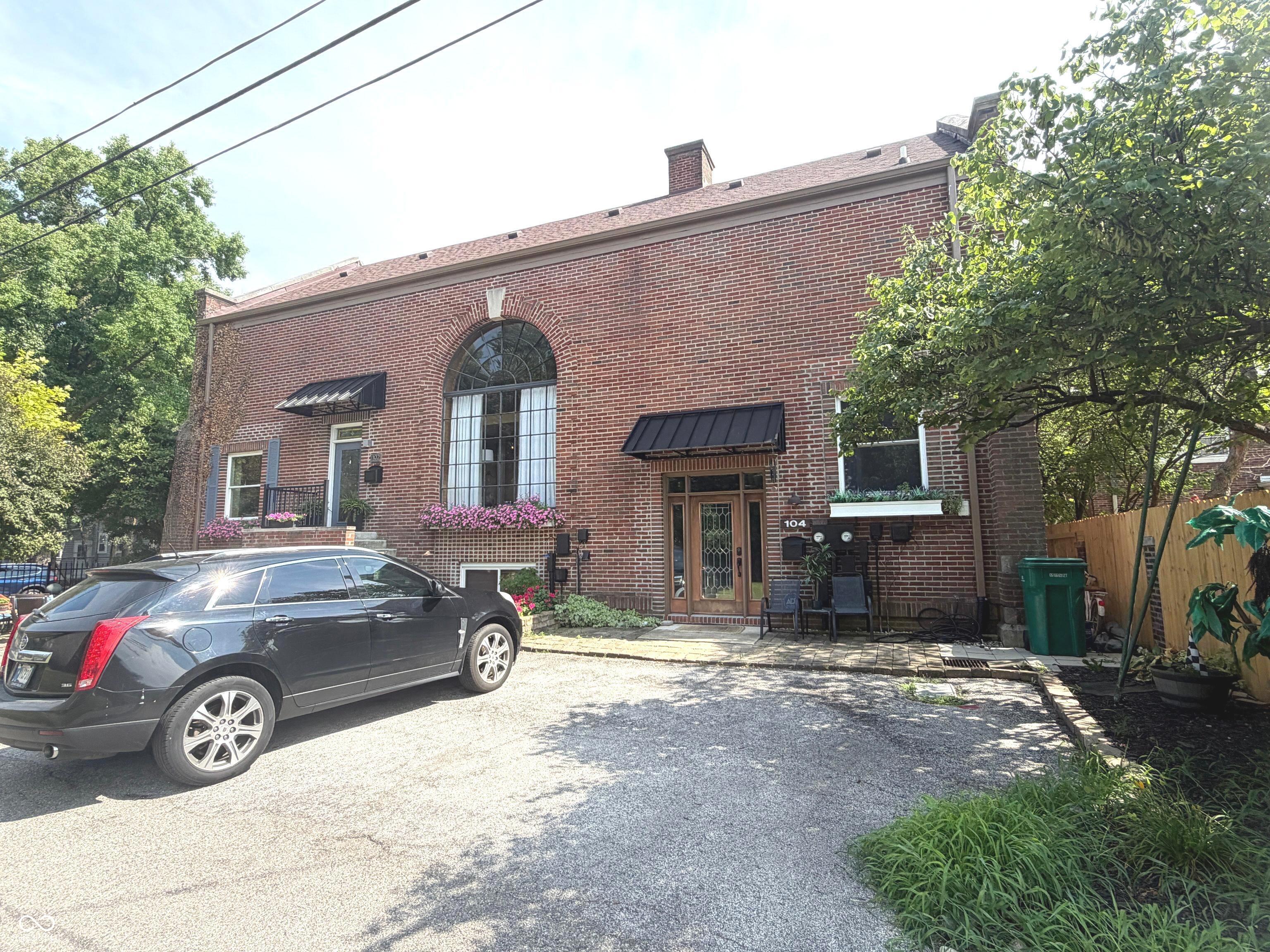 196 E Madison Street B