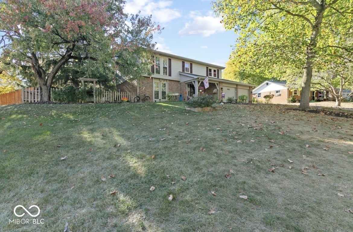 915 Edgehill Lane