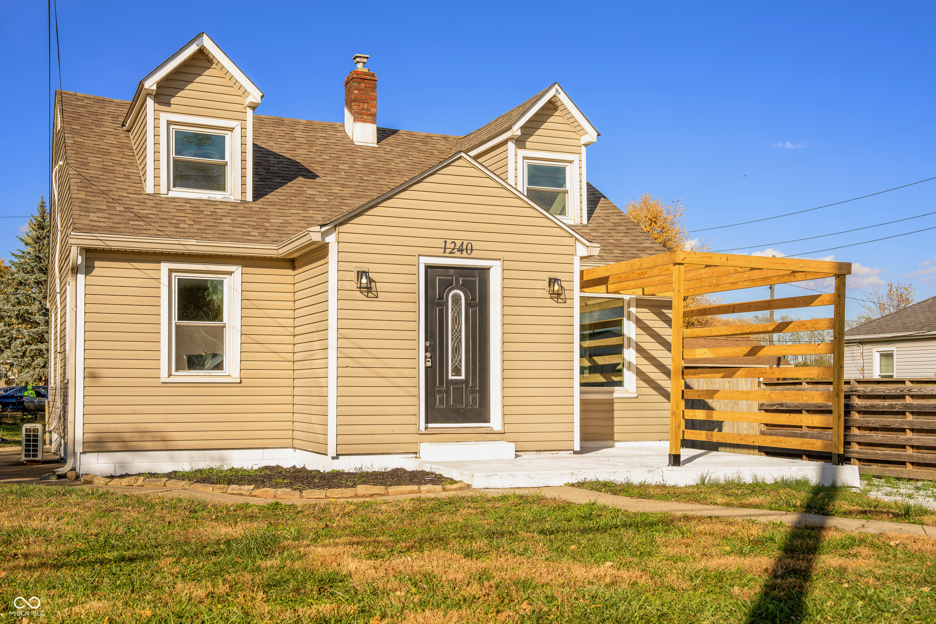 1240 W Sumner Avenue