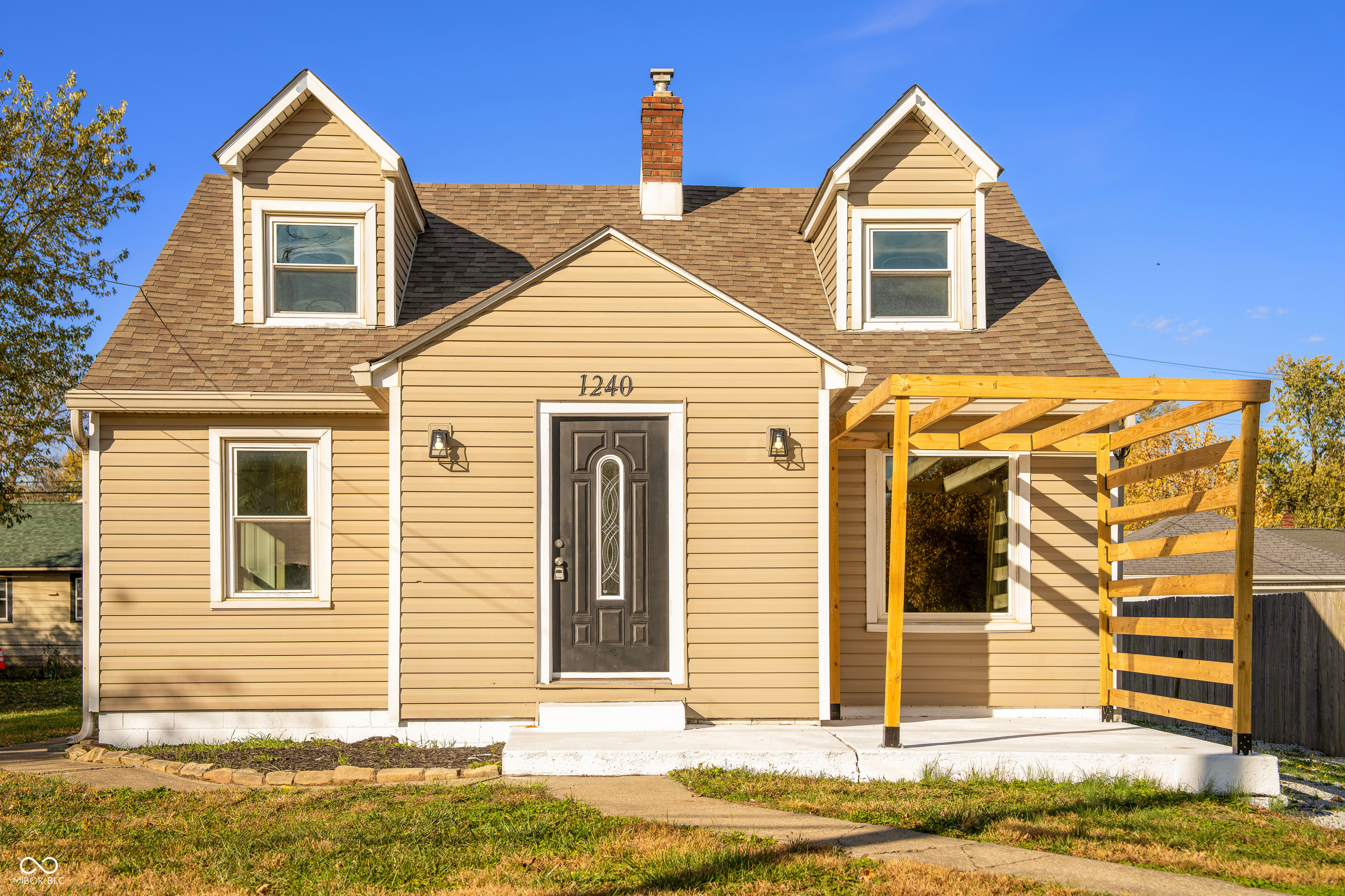 1240 W Sumner Avenue