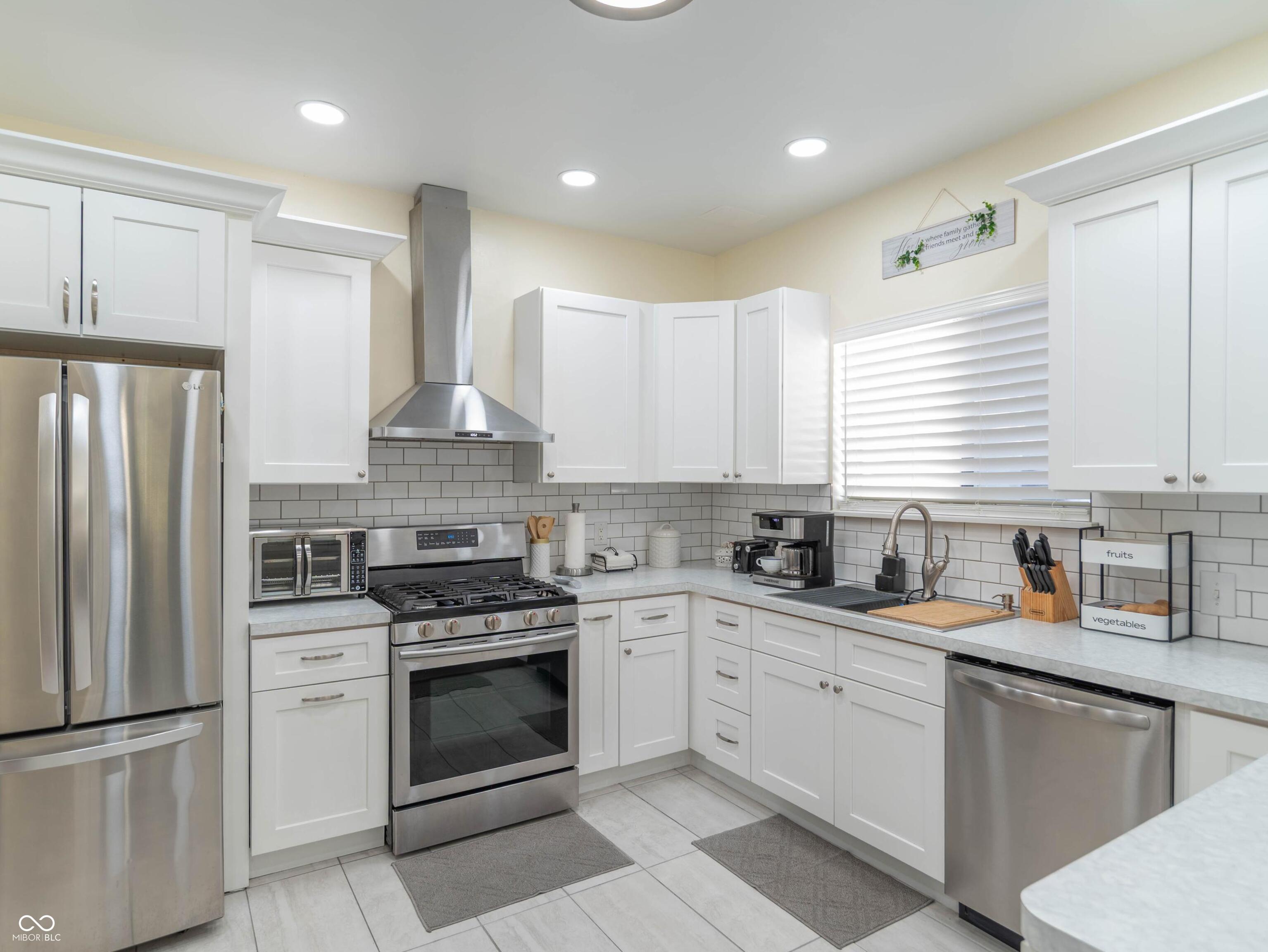 3718 W 10th Street