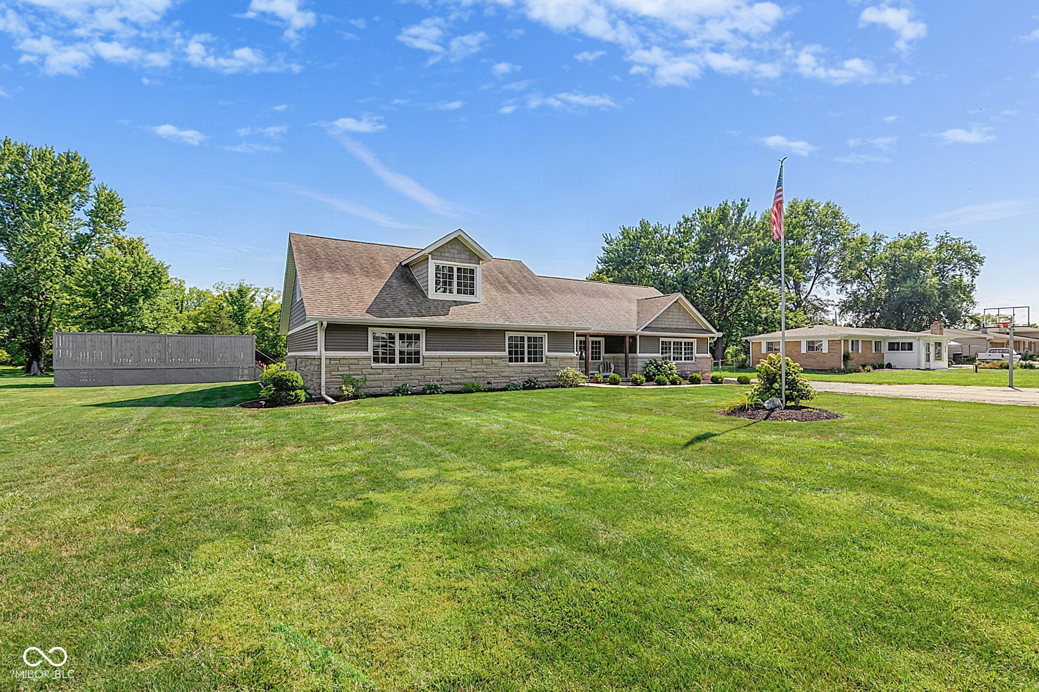 5895 E County Road 500 N