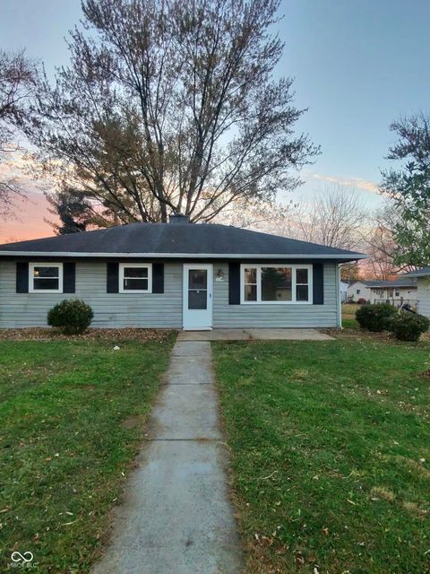 Photo of 1503 Payton Street, Crawfordsville, IN 47933 (MLS # 22075118)