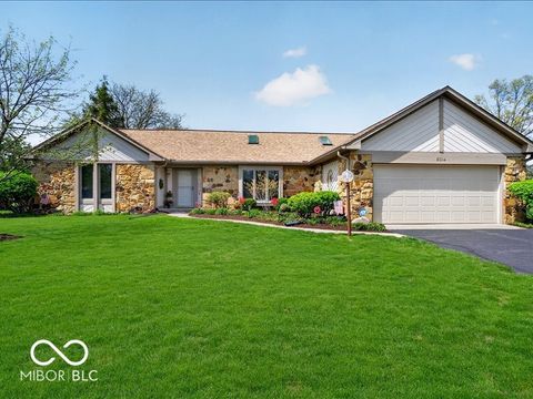 Photo of 8014 Bayview Point, Indianapolis, IN 46256 (MLS # 22093573)